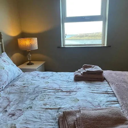 Cozy Waterside Retreat * باليفاوغان
