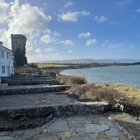 Cozy Waterside Retreat بيت للعطل باليفاوغان